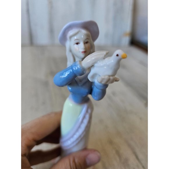 Porcelain lady bird dove figurine statue‎ - Picture 5 of 11